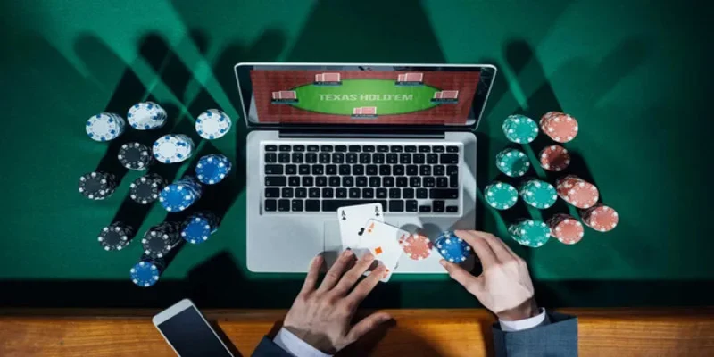 Luật chơi poker V9BET rõ ràng, minh bạch và công bằng với người chơi ở mọi cấp độ.
